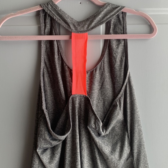 Workout tank - Picture 2 of 3